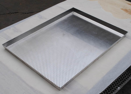 0.8mm Aluminiummetall, das Tray Perforated Drying Pans With-Runden-Löcher backt