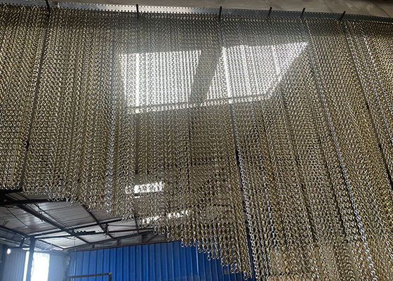 Ein guter Preis. Dekoratives hängendes Aluminium-Metallnetz-Kettengitter mit Zubehör Online
