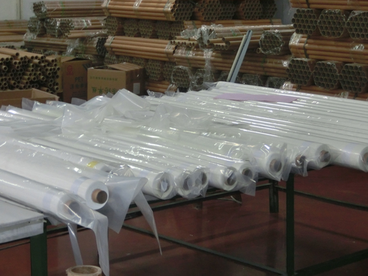 Ein guter Preis. Länge 100% der FDA-Polyester-weglaufende Polyester-Siebdruck-Masche 30m-100m Online