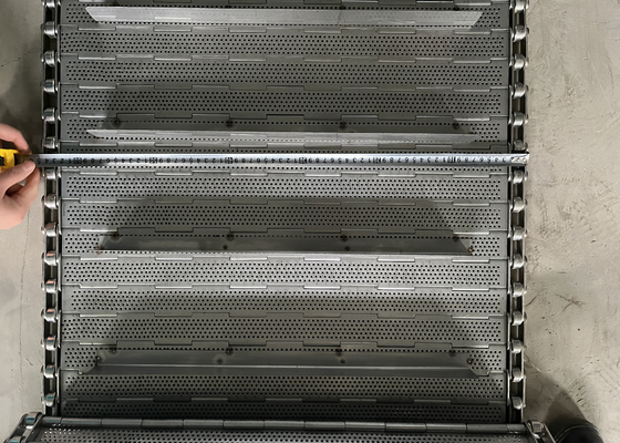 Helles Grey Stainless Steel Plate Link-Förderband mit Leitblech