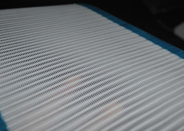 Ein guter Preis. Kleiner Polyester-Maschen-Gurt-Spiralen-Draht der Schleifen-3252 für Papierproduktion Online