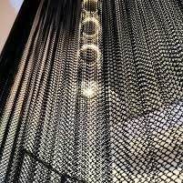 Musteranfertigung, schwarze Metall-Vorhangnetze für Restaurant-Lounge-Raumteiler, dekoratives Kettenglied-Zaunnetz