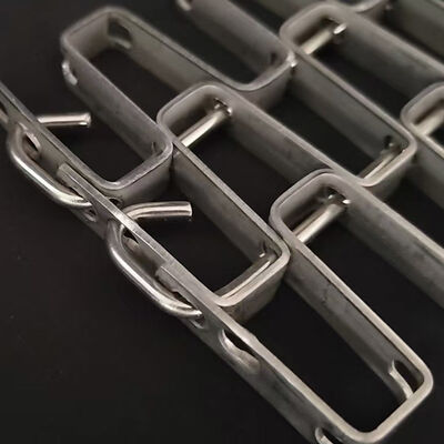 Ein guter Preis. Kundenspezifisches hitzebeständiges kontinuierliches Lebensmittel-SS304-Metall 316-Edelstahl-Hufeisen-Flachdraht-Wabenförderband mit Great-Wall-Masche Online