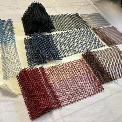 Bunter Mesh-Vorhang, Aluminiumspulen-Drapierung, Restaurant, dekorativer Raumteiler, dekorativer Metall-Mesh-Vorhang