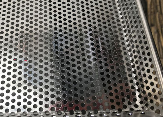 Asphaltieren Sie perforierten Ofen-Backblech-Entwässerungsmittel-Maschen-Behälter 304 des Zoll-18x26