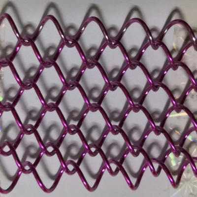 Ein guter Preis. Dekorativer Draht-Mesh For Wall Panels Ands des Kohlenstoffstahl-3*3mm verschobene Decke Online